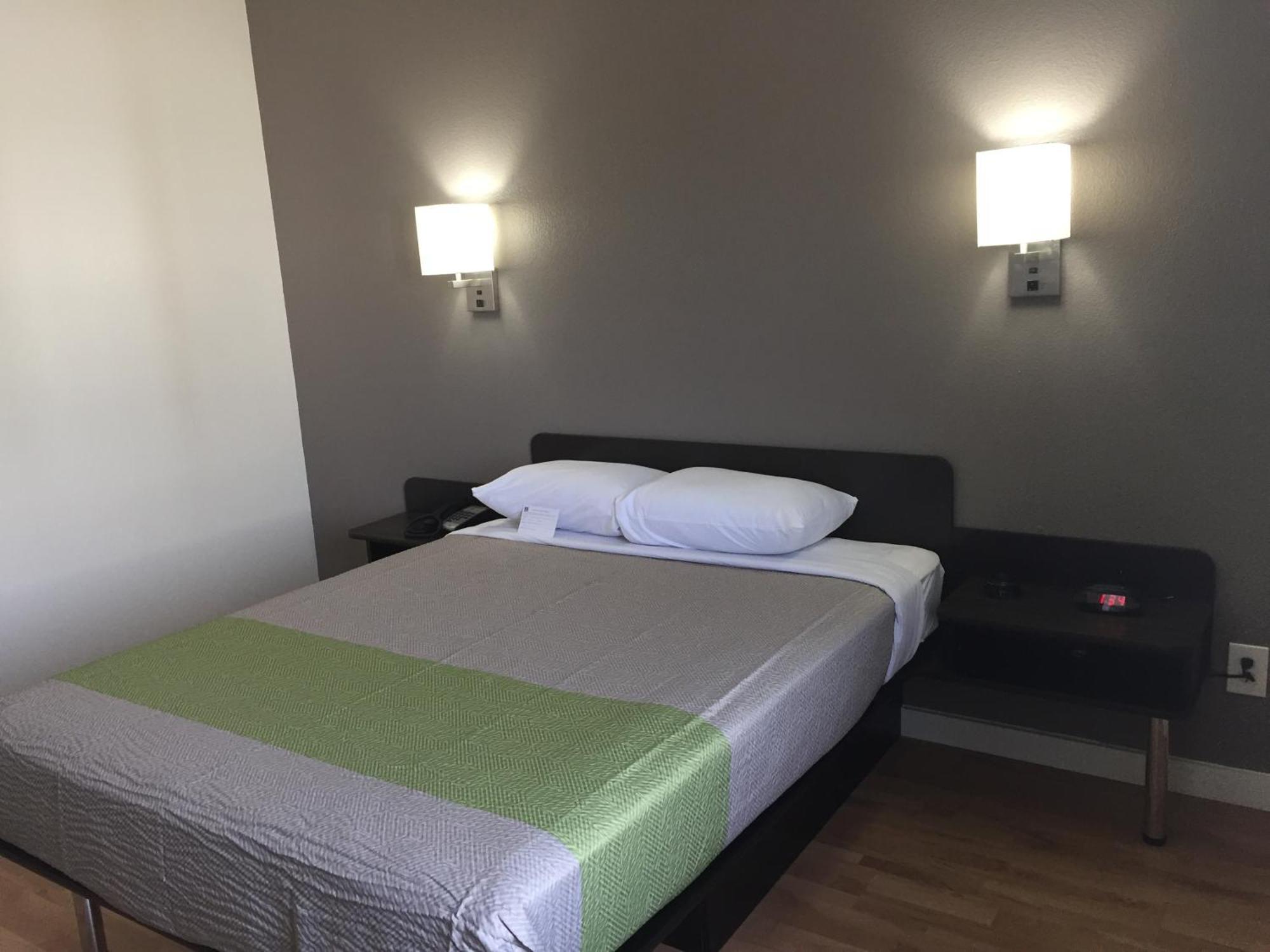Hotel Studio 6-dallas, Tx 2*