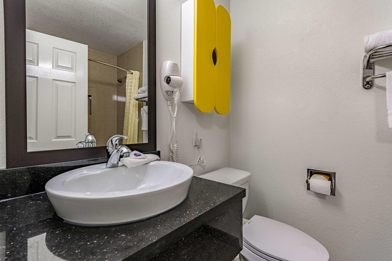 6-dallas, Tx Hotel